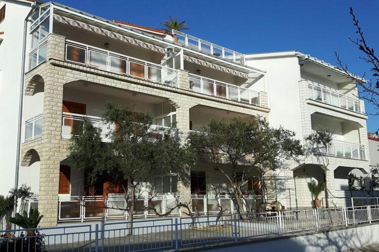 Apartments Adelheid In Biograd, Close To The Beach Биоград-на-Мору Экстерьер фото